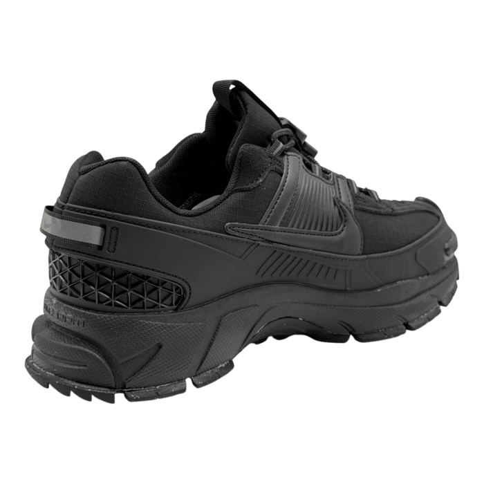 Nike Zoom Vomero 5 Roam 'Triple Black' Gore-Tex