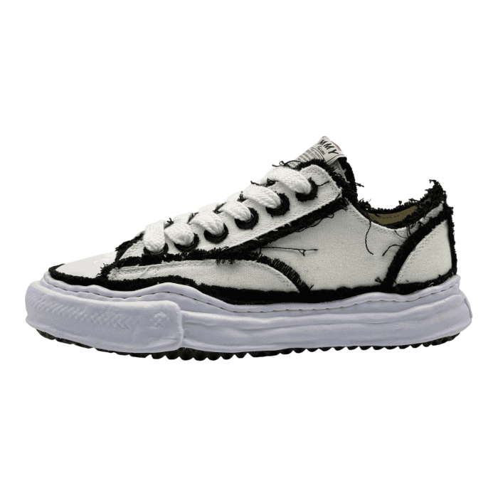 Maison Mihara Yasuhiro Peterson  Low 'White Overhanging'