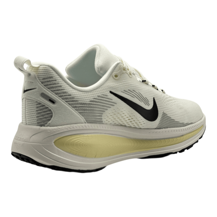 Nike Vomero 18 'Coconut Milk'