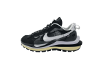 Nike VaporWaffle x Sacai 'Black White'