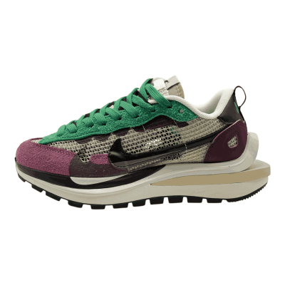Nike VaporWaffle x Sacai 'Villain Red'