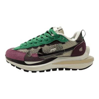 Nike VaporWaffle x Sacai 'Villain Red'