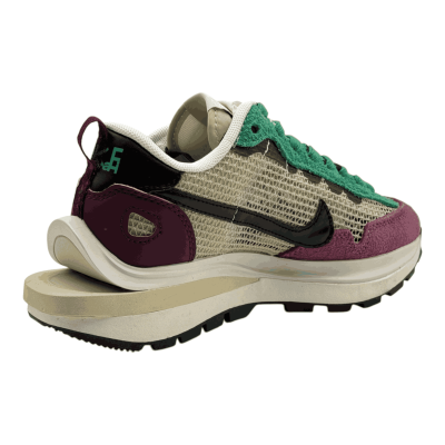 Nike VaporWaffle x Sacai 'Villain Red'