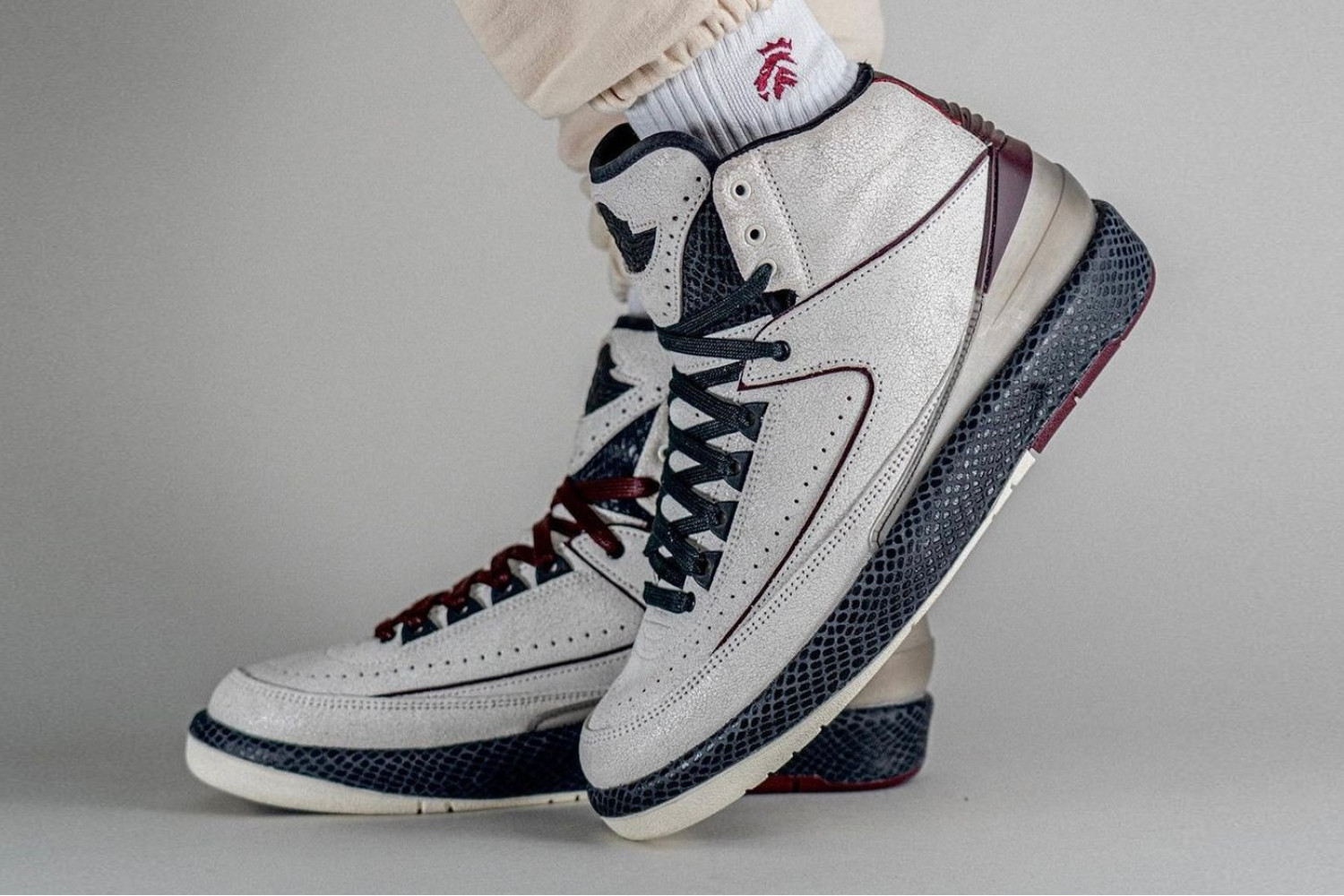 Air Jordan 2 "Chicago"